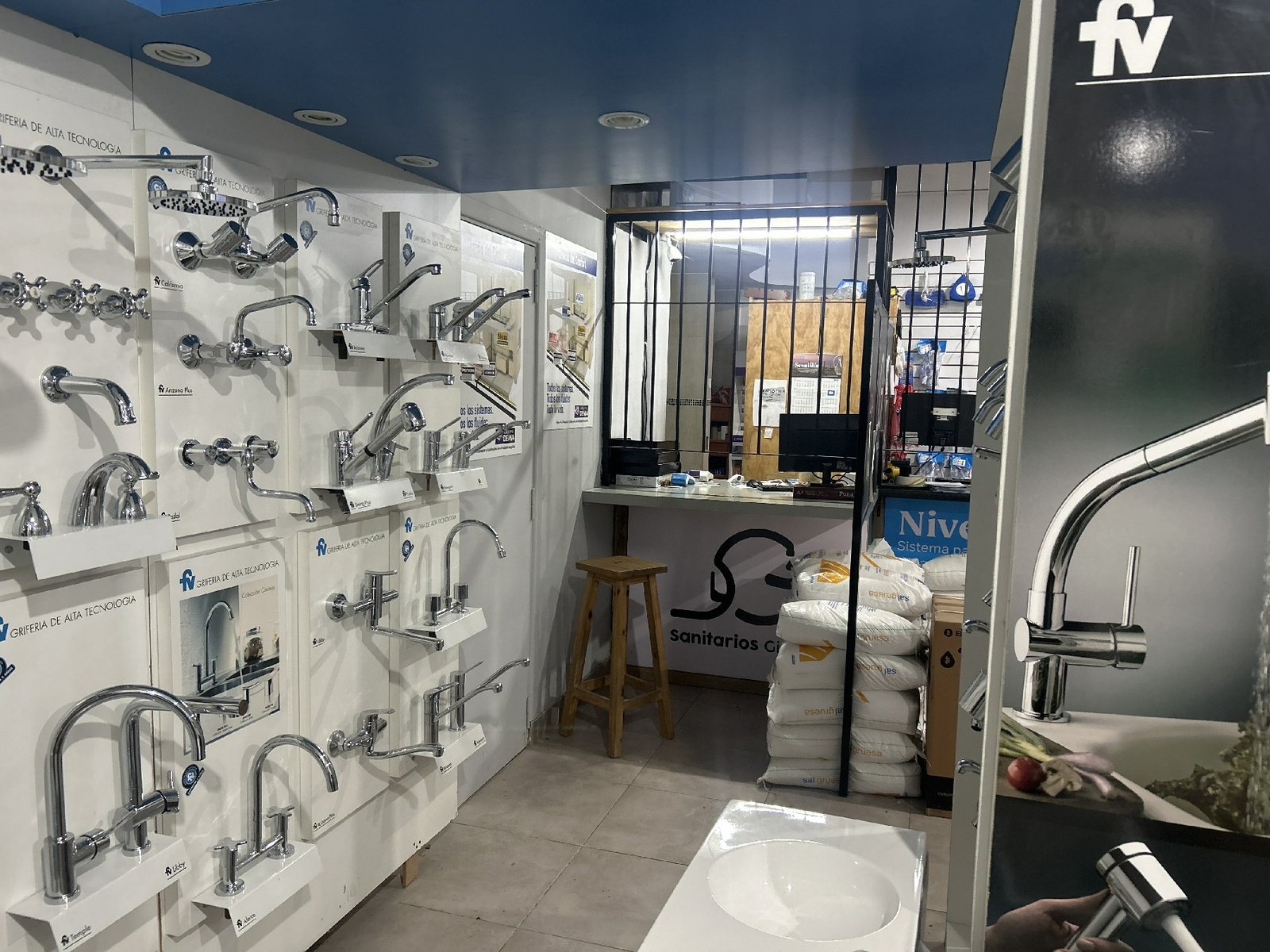 Exhibición de Griferías y Sanitarios